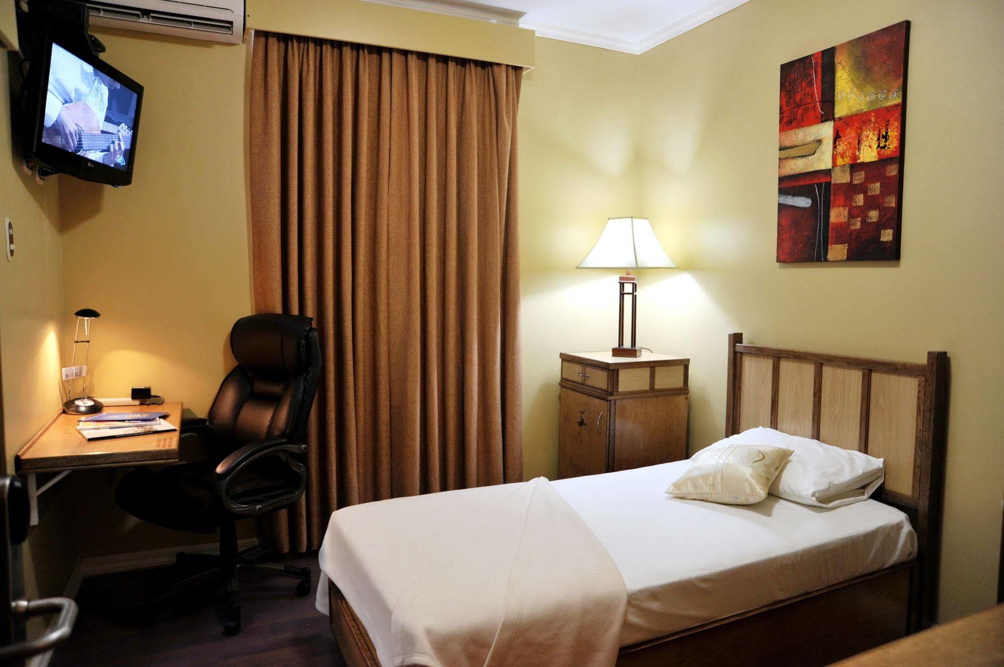 Culture Crossroads Inn Port of Spain Exterior foto